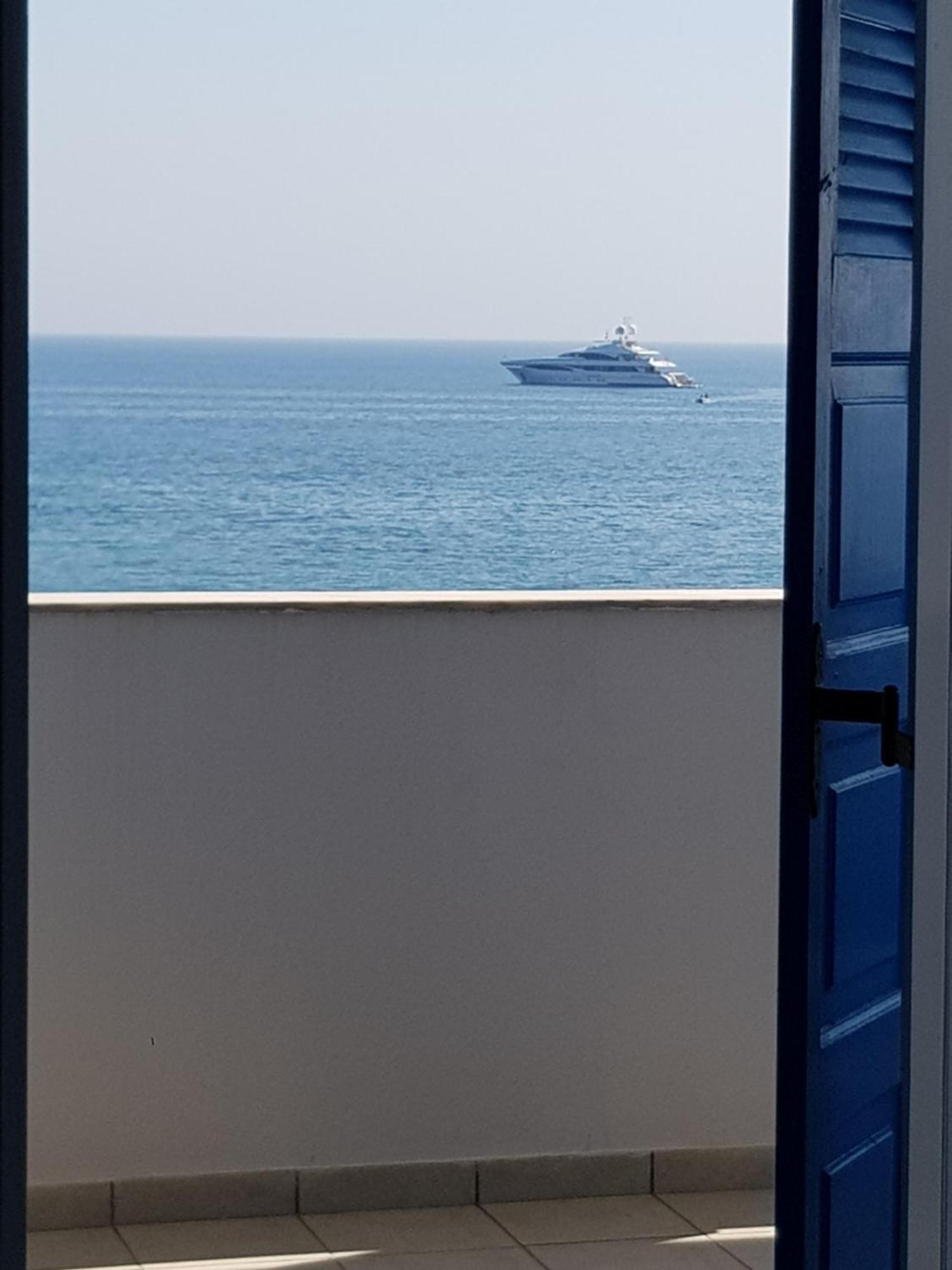 Rodothea And Adams On The Beach, Santorini Монолитос Экстерьер фото