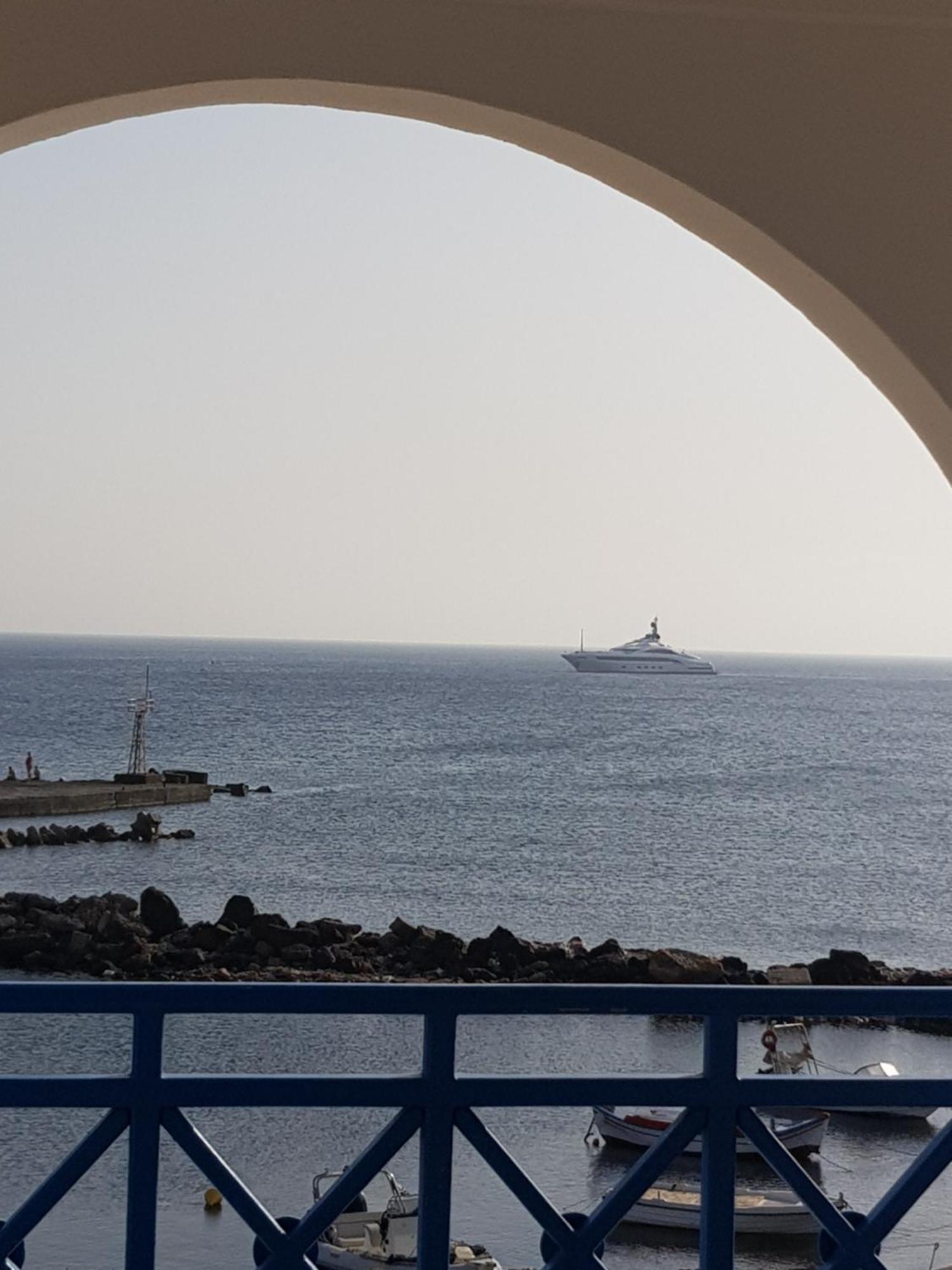 Rodothea And Adams On The Beach, Santorini Монолитос Экстерьер фото